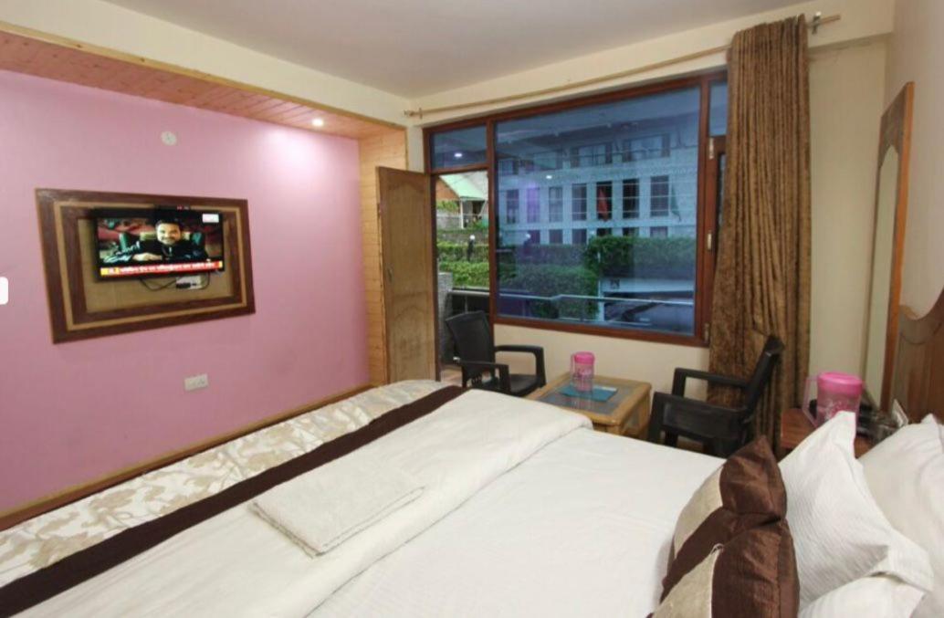Hotel Devlok Inn Manāli Exteriér fotografie