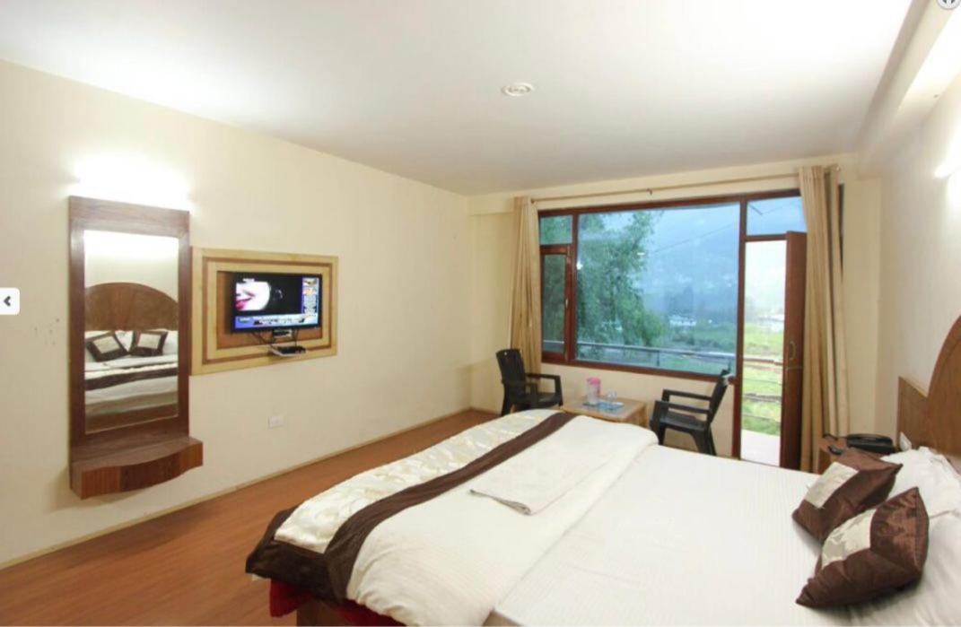 Hotel Devlok Inn Manāli Exteriér fotografie